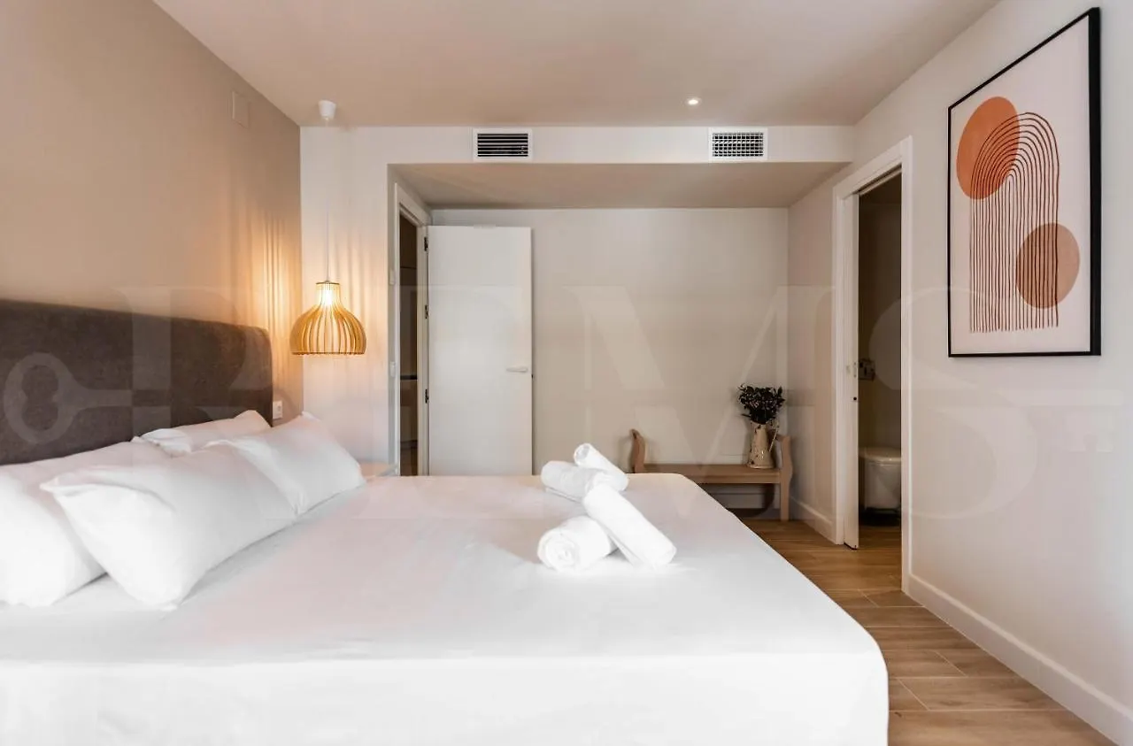 Idyllic And Spacious Apartment With Parking - Center By Rems Malaga