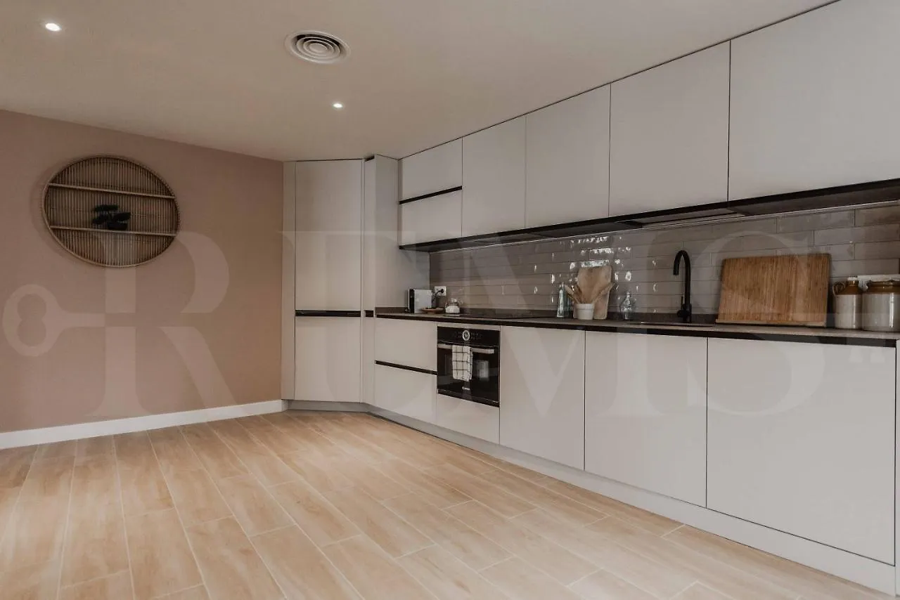 Idyllic And Spacious Apartment With Parking - Center By Rems Málaga