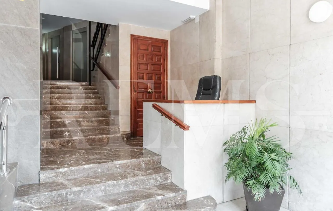 Idyllic And Spacious Apartment With Parking - Center By Rems Málaga